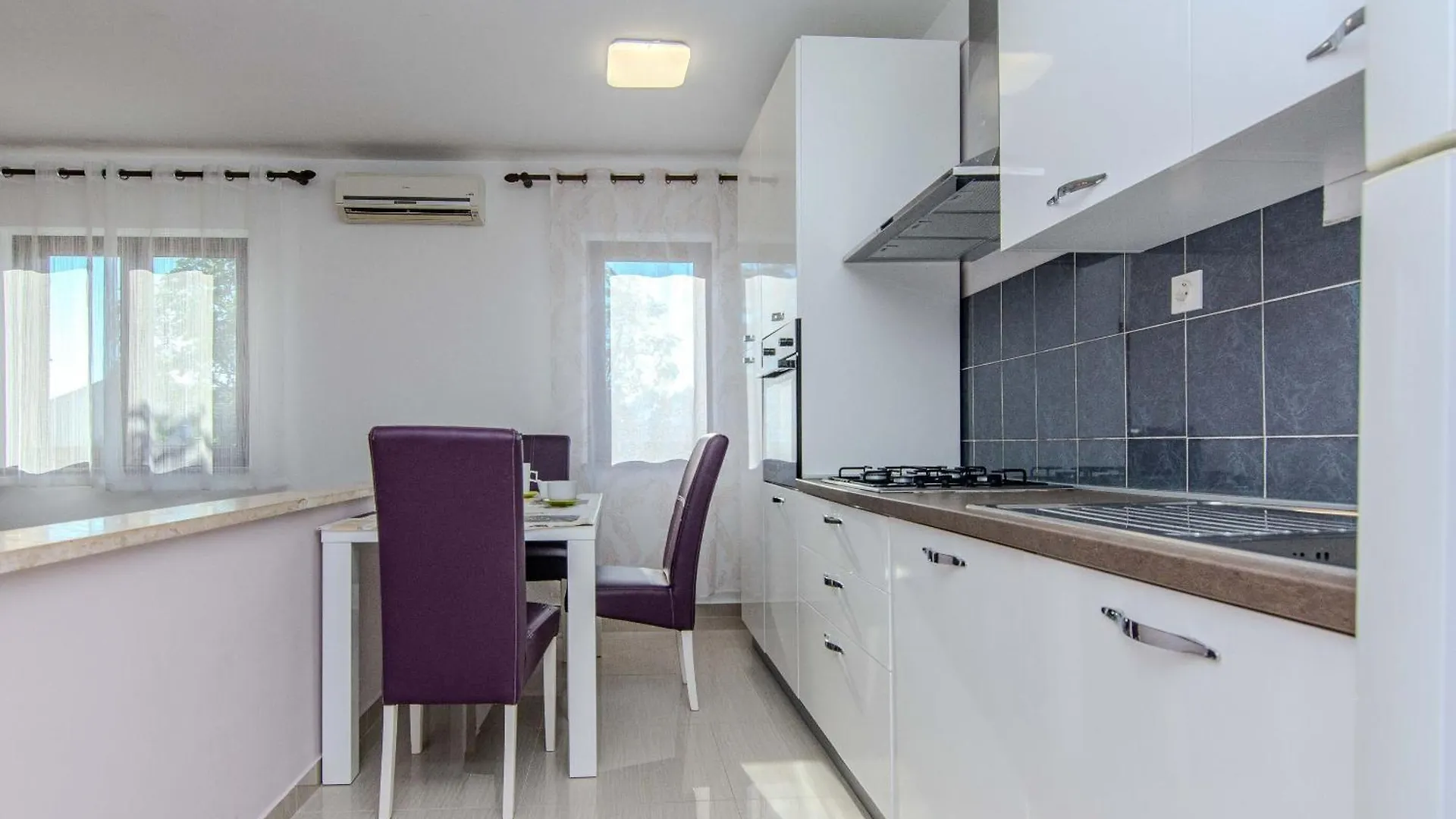 Дом отдыха Вилла House Suric Привлака Хорватия